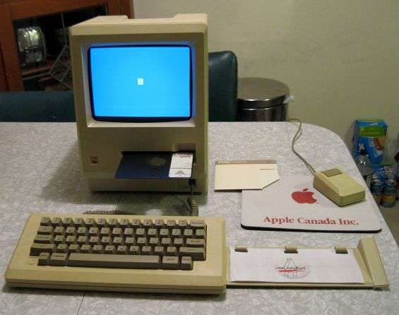 Prototyp prvního Apple Macintosh je k prodeji na eBay