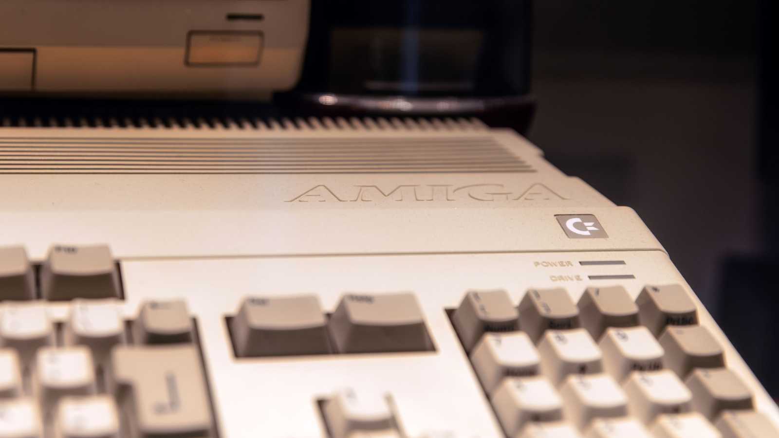 Historie Amigy: Cesta k legendám Commodore Amiga 500 a Amiga 2000