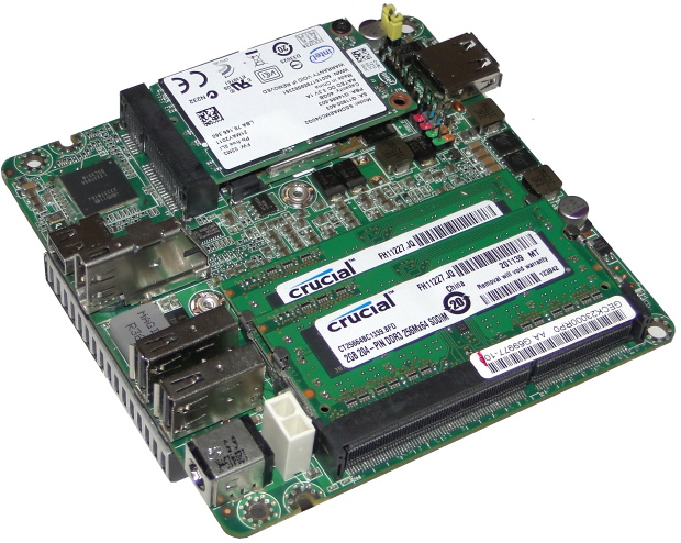 Intel NUC – počítač 11 × 11 cm s Intel Ivy Bridge