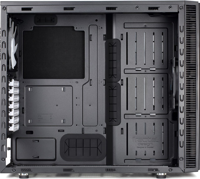 Fractal Design Define S: zbrusu nová řada elegantních PC skříní s velkorysým vnitřním prostorem