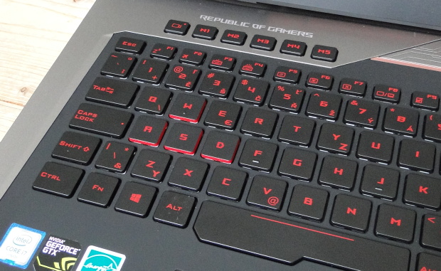 Asus G752VY: luxusní herní notebook s GeForce GTX 980M