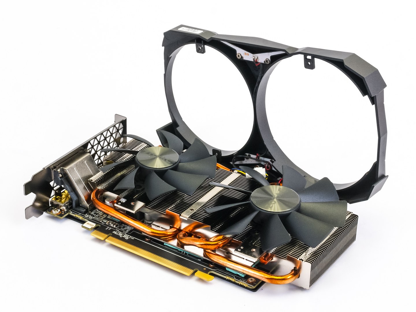 Zotac GTX 1080 Mini: „zabiják“ GTX 1070 Ti v testu