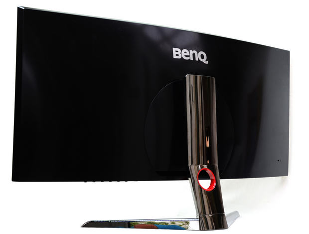 Zakřivený BenQ XR3501 – hráčův splněný sen