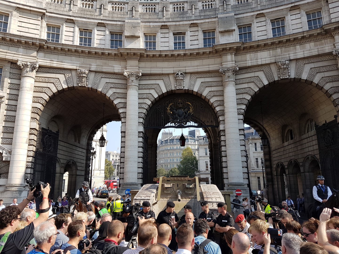 Wargaming rozjel tank Mark IV. na Trafalgar square