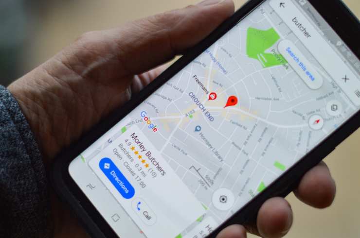 Huawei se zbavuje závislosti na Googlu, v nových mobilech použije mapy TomTom