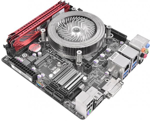 Thermaltake začíná prodávat celohliníkový nízkoprofilový CPU chladič Engine 27 1U