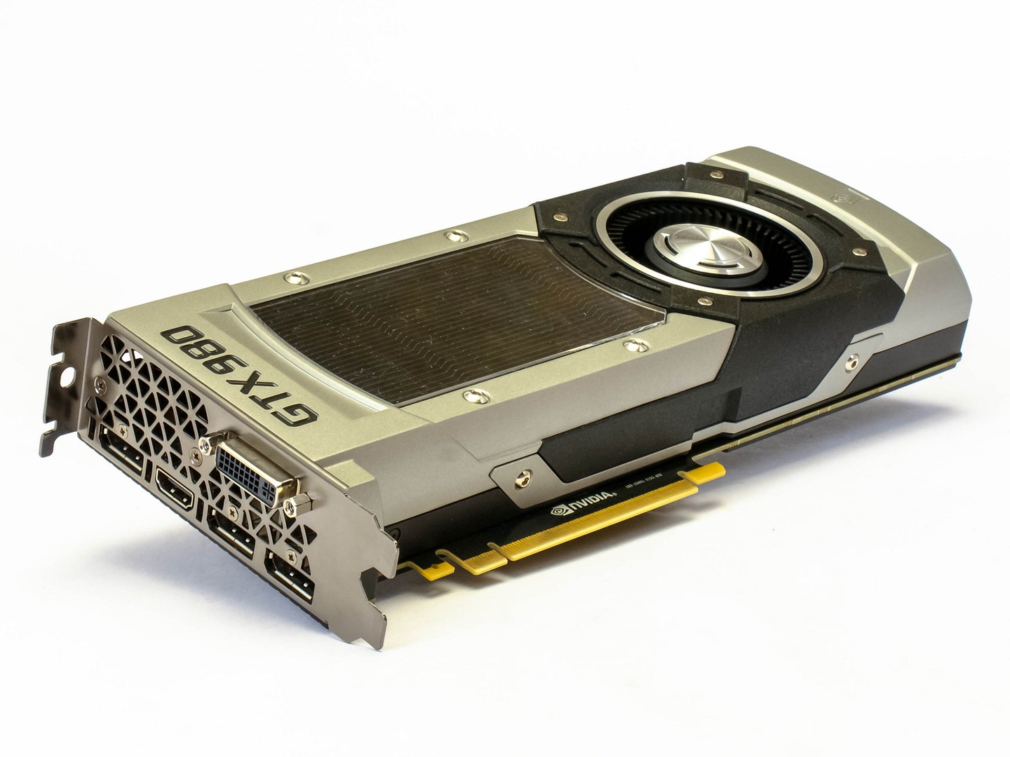 GeForce GTX 980: neuvěřitelný výkon i spotřeba