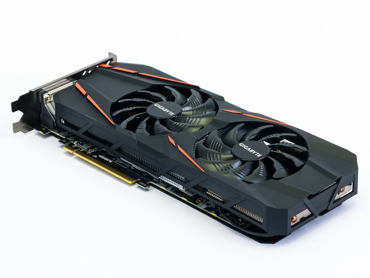 Dvě revize Gigabyte GTX 1060 G1 Gaming, dvě různé karty