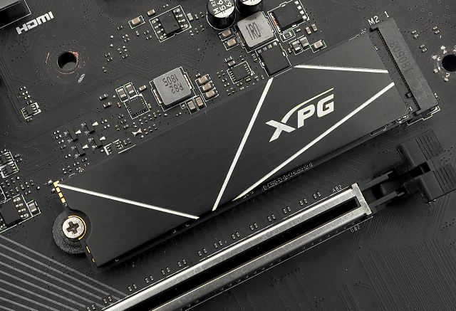 ADATA XPG GAMMIX S70 BLADE 1TB: PCIe 4.0 bez chladiče