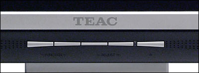 Premiéra: 19" TFT od TEACu - S1902D