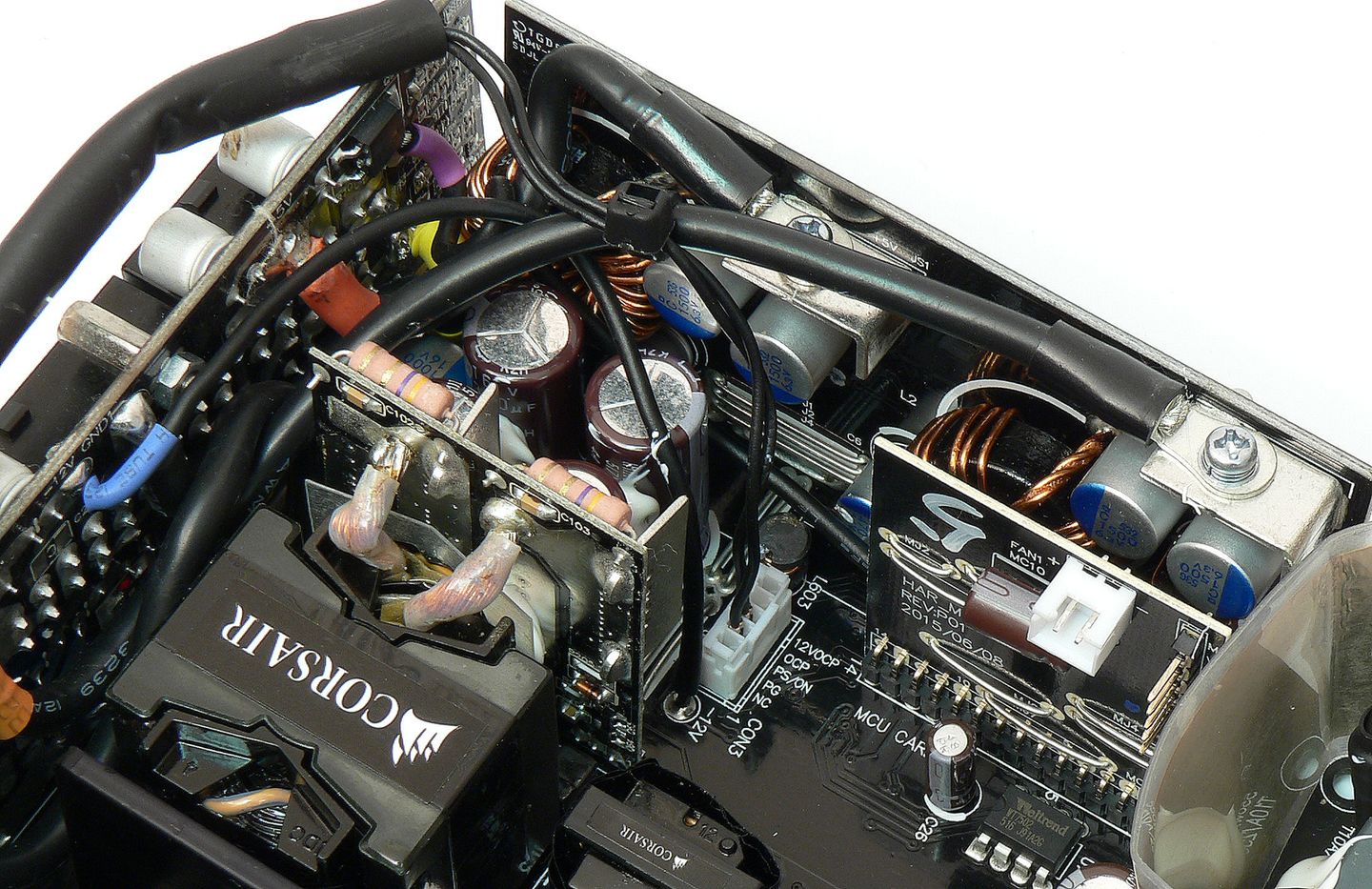 Corsair RM550x: nejnovější semi-pasivní zdroj od CWT 