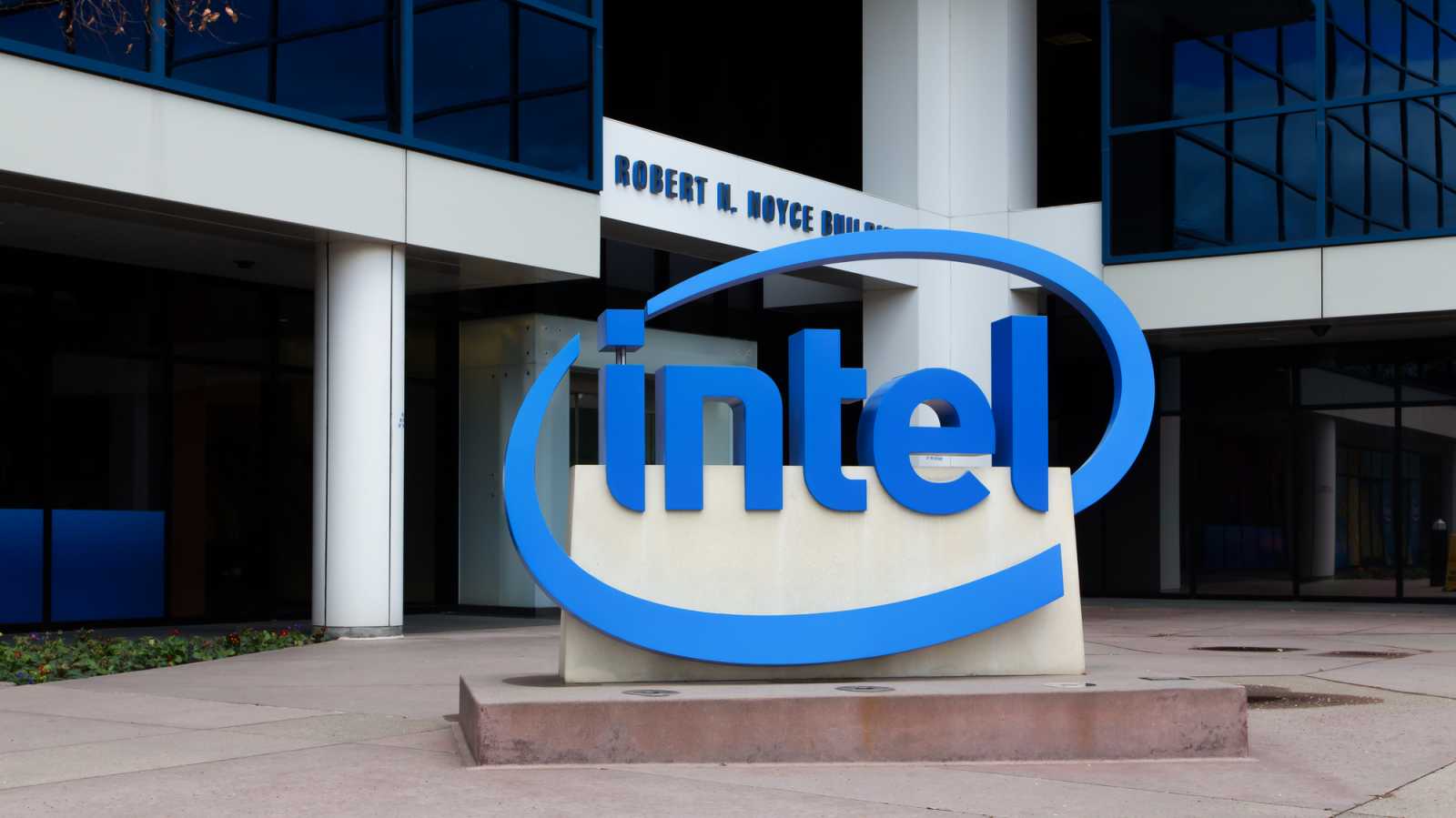 Intel ukončuje své působení v Rusku