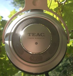 TEAC HP-11; sluchátka se zvukem 5.1 - mýtus nebo realita?