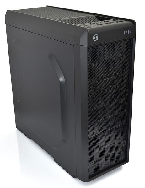 Silentium PC oznámilo vydání midi tower PC skříně Gladius M30 Pure Black s matným černým nástřikem