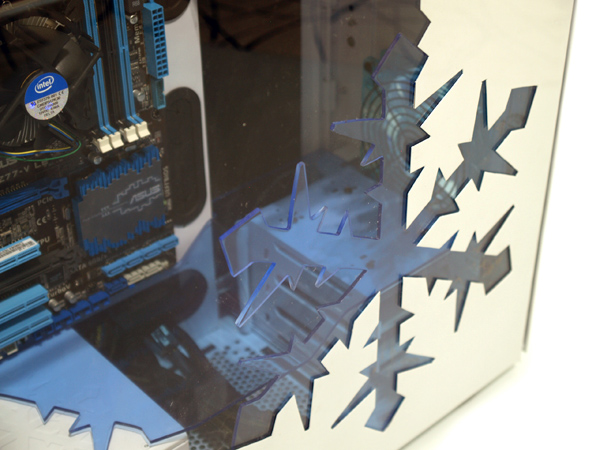 Fractal Design Define R4 k nepoznání: Stoobiho Snowflake