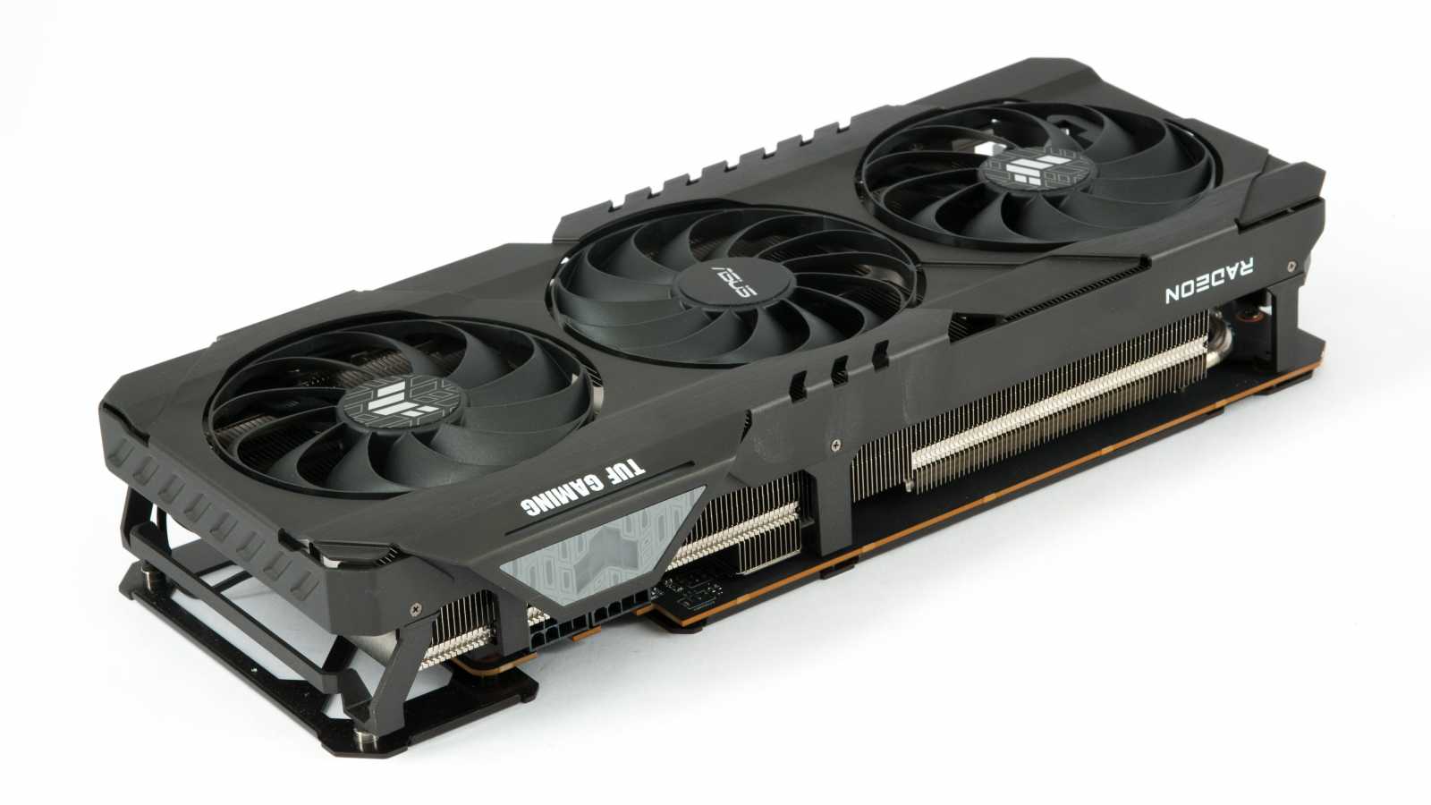 Asus TUF RX 6800 XT O16G Gaming v testu: skvělá a drahá karta