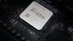 Riskantní delid procesoru Ryzen 7 5800X3D se vyplatil