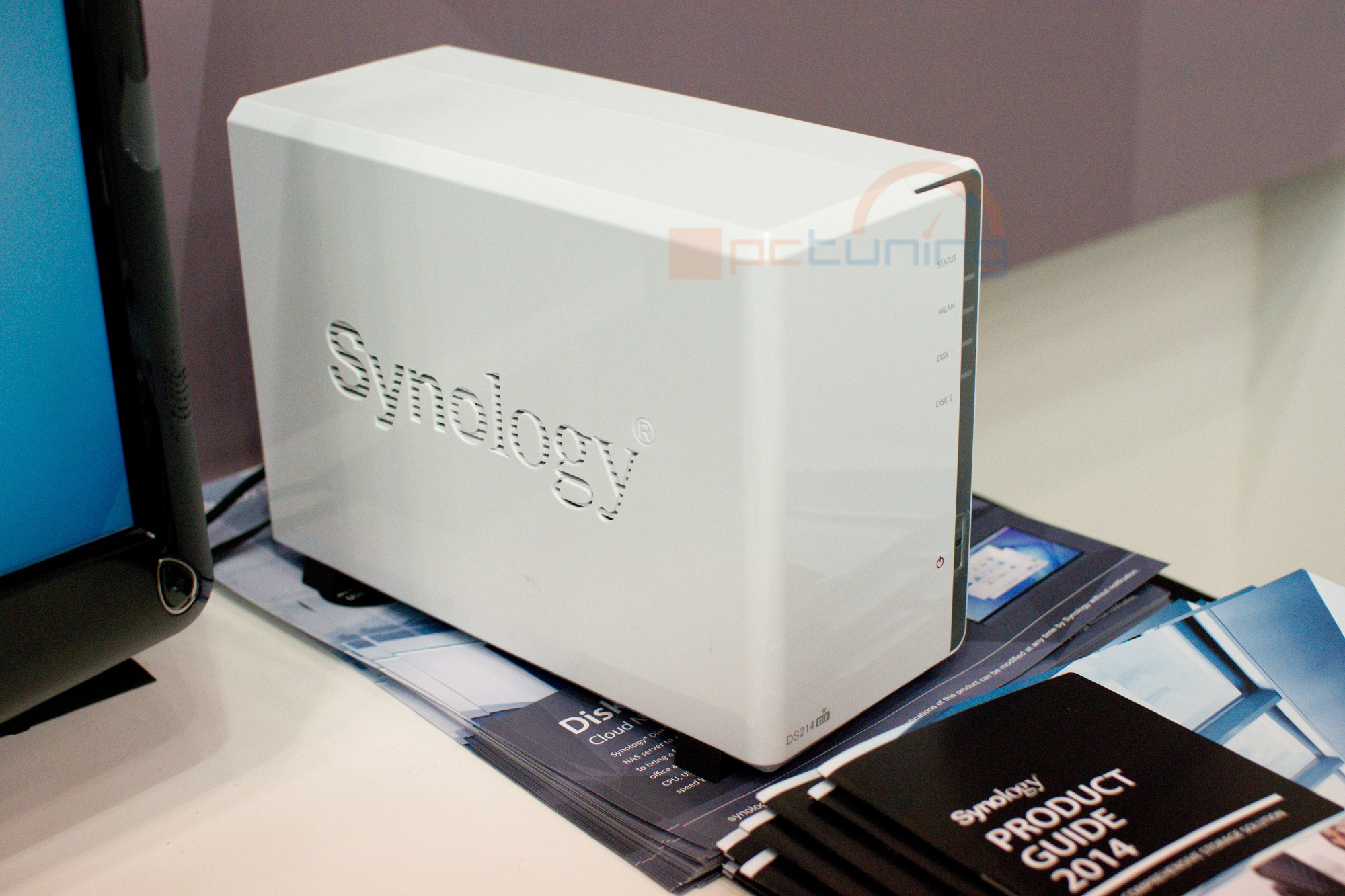 CeBIT 2014: Synology DS214air. NAS s integrovaným routerem