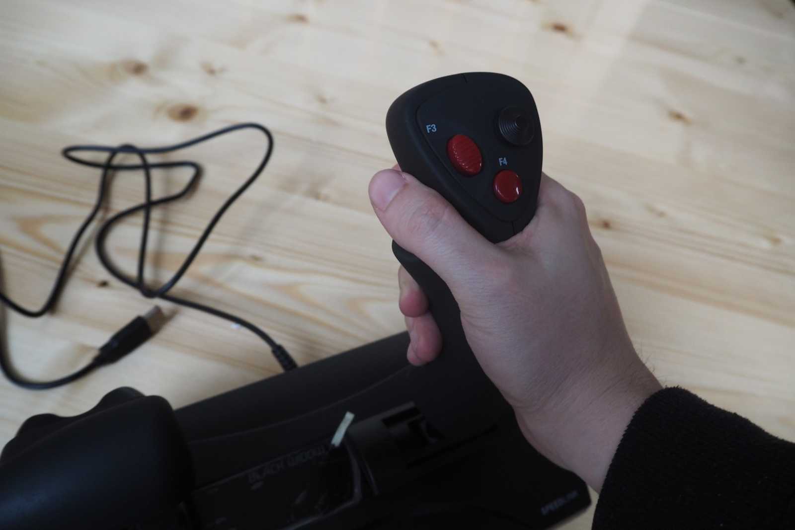 Šest joysticků s cenou pod 1500 korun v testu