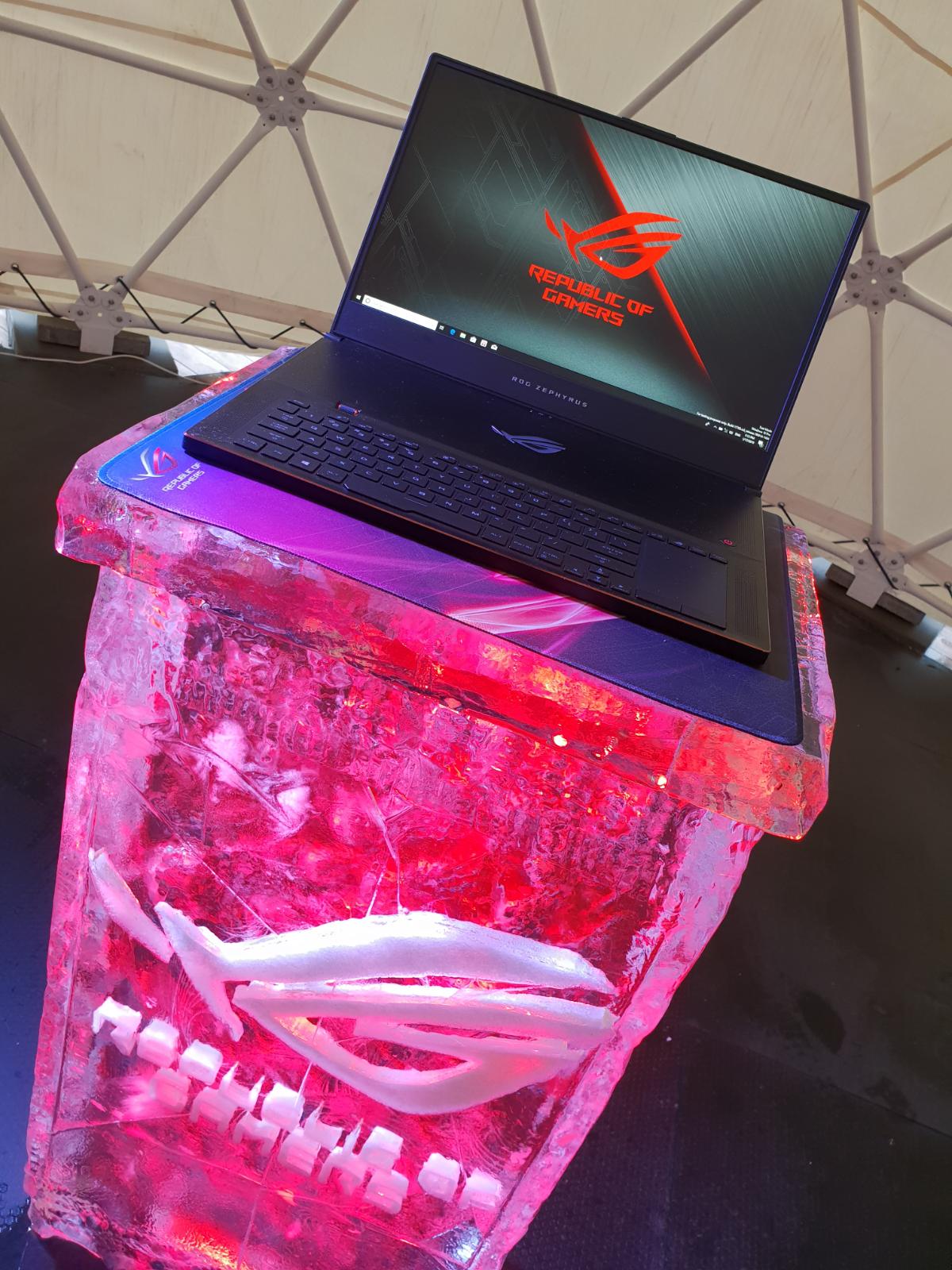 ASUS ve Varšavě prezentuje nové řady notebooků pro rok 2019