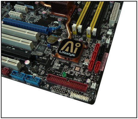 Čtyři základní desky pro platformu Intel: 2x Asus, 1x EVGA, 1x Abit