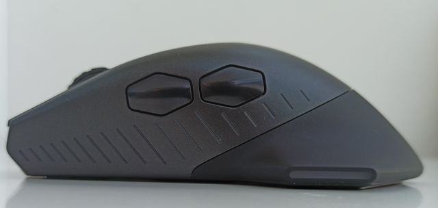 Dell Alienware 610M - mimozemské torpédo zabíjí s kabelem i bez