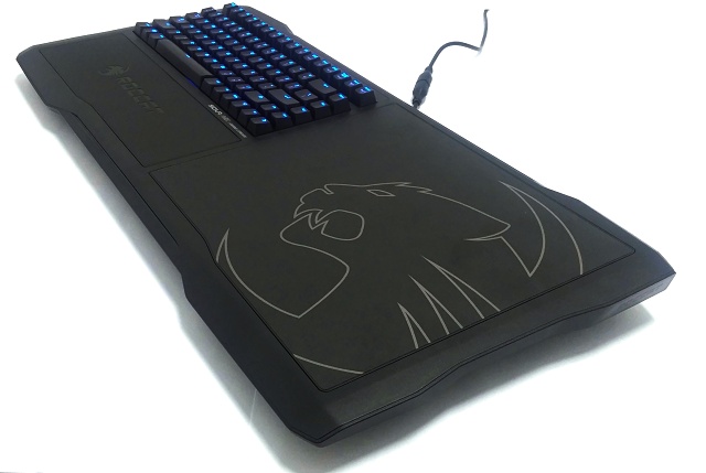 CSko, tanky nebo LoL z pohodlí gauče? To Roccat Sova MK umí!