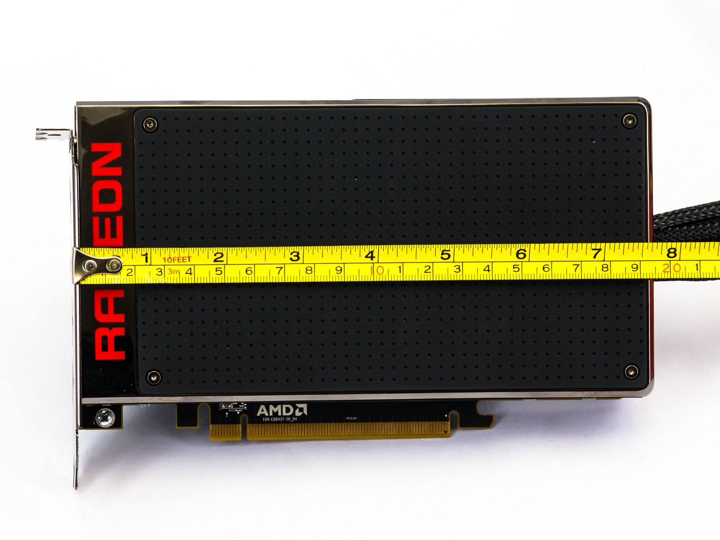 Test AMD Radeon R9 Fury X: Poprvé s HBM pro extrémní výkon