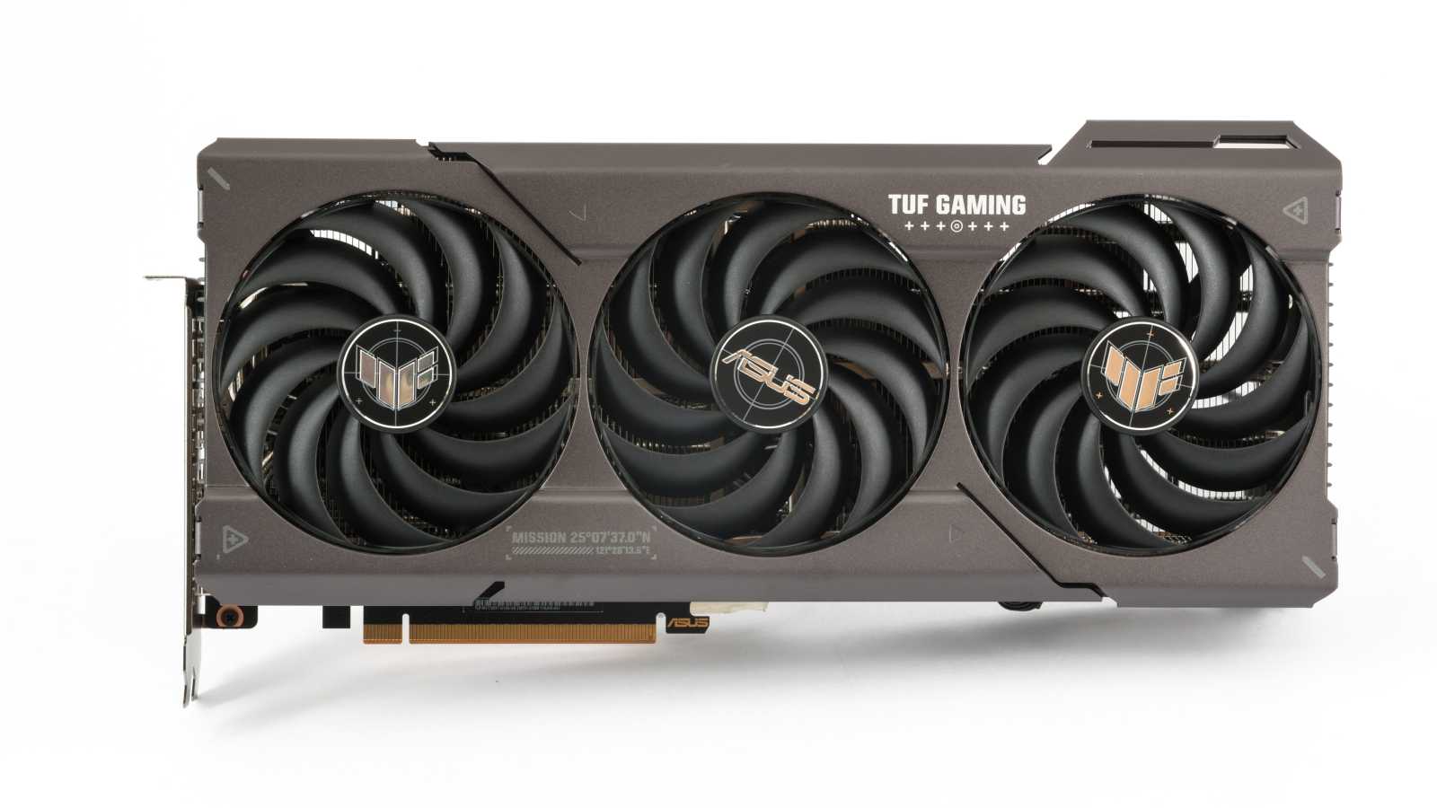 Asus TUF Gaming Radeon RX 7700 XT OC Edition 12GB v testu: luxusní chladič za luxusní cenu