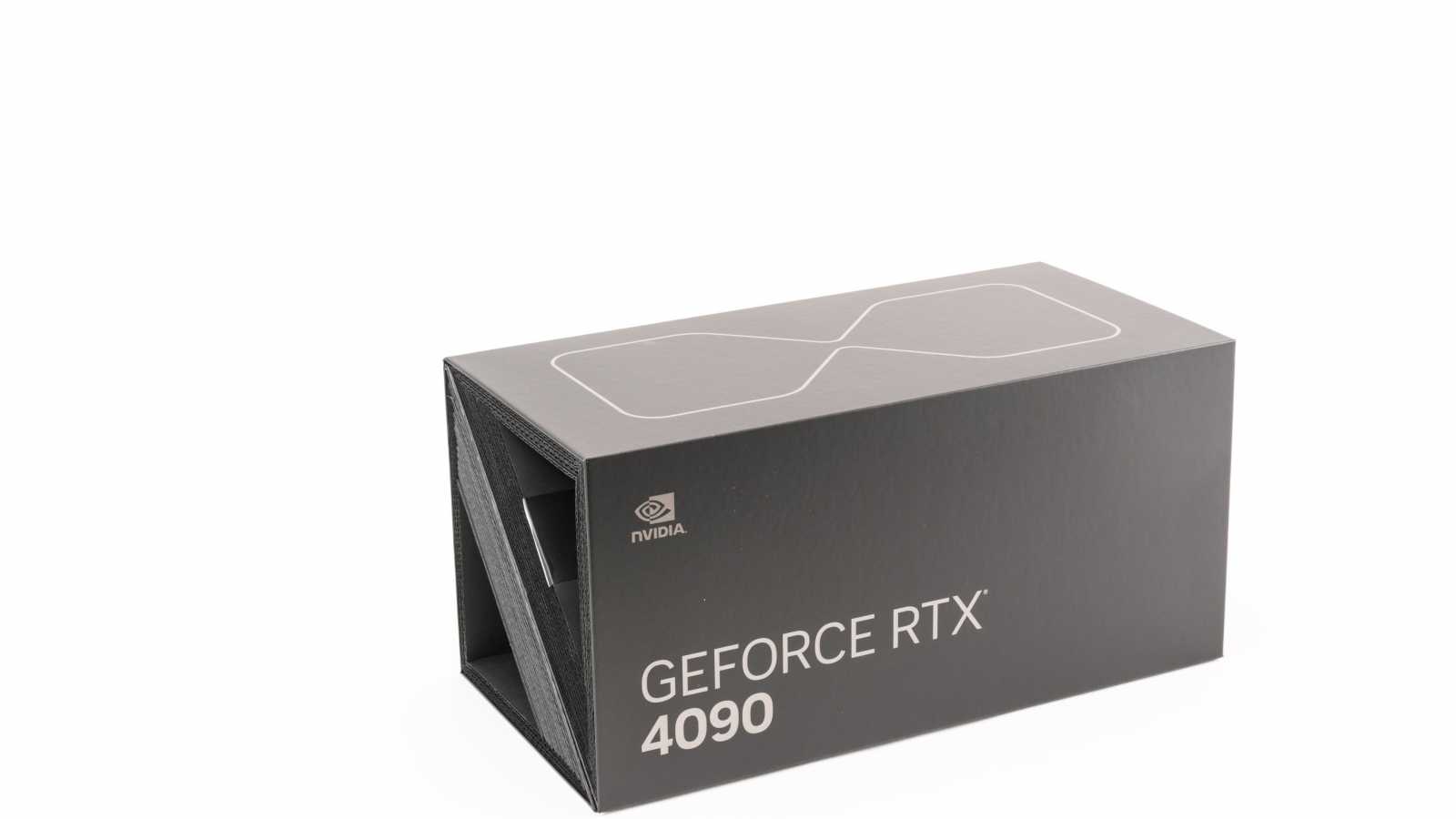 Rozbalujeme Nvidia GeForce RTX 4090 FE: balení a konstrukce