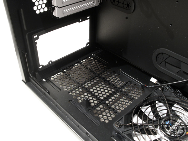 Fractal Design Define XL R2 – novinka ve stínu menšího bratra