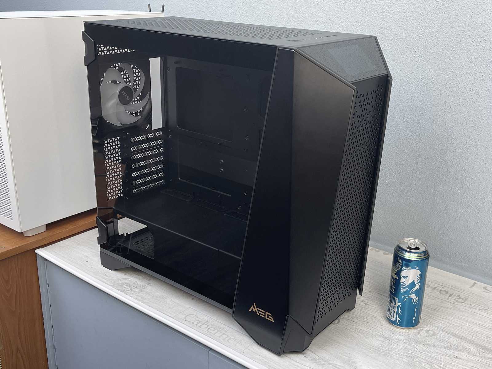 Test skříně MSI MEG PROSPECT 700R – velký displej coby oceněná inovace