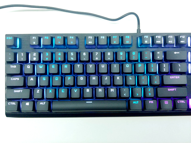 Corsair K60 RGB PRO a úplně nové spínače Cherry Viola