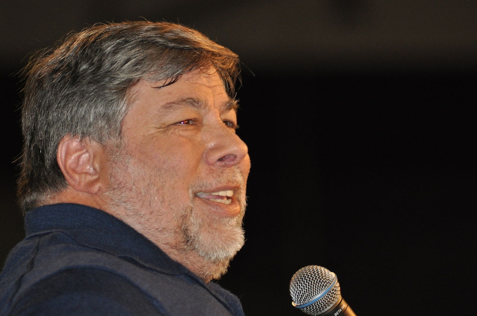 „Steve Wozniak 2010 (4747685358)“ von campuspartycolombia - Campus Party Bogotá Uploaded by Schreibvieh. Lizenziert unter CC BY-SA 2.0 über Wikimedia Commons.