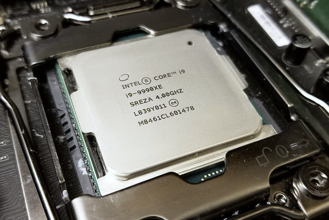 Intel Core i9-9980XE: extrémních osmnáct jader v testu