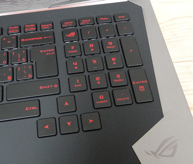Asus G752VS: výkonný herní notebook s GTX 1070