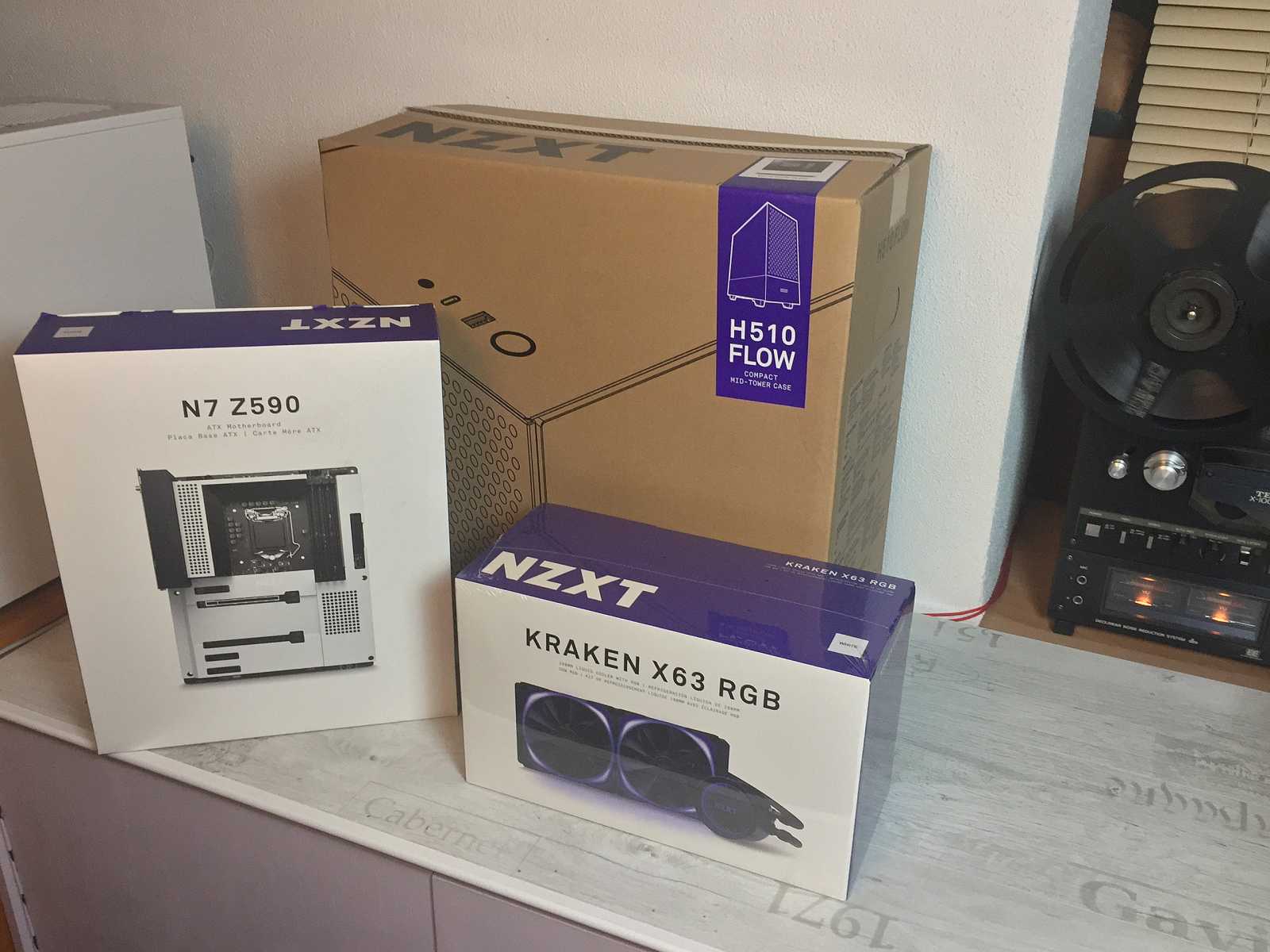 Test skříně NZXT H510 FLOW – s komponenty v bílém tónu