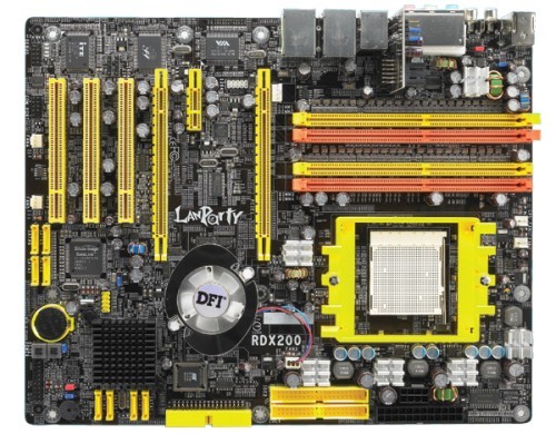 DFI LanParty UT RDX200 CF-DR - tomu říkám netradiční rozložení komponent