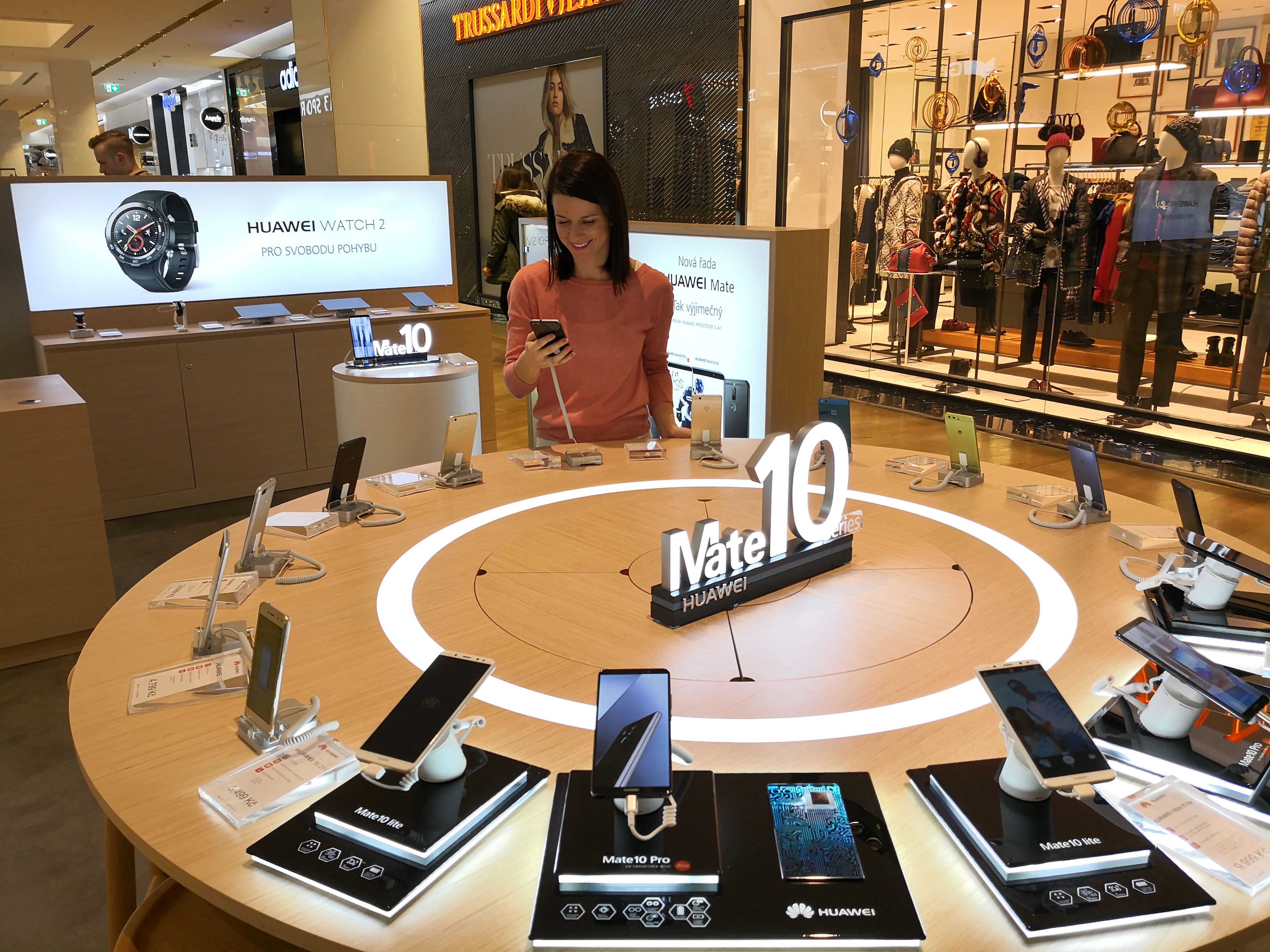 Huawei otevřel nový pop-up store v OC Chodov