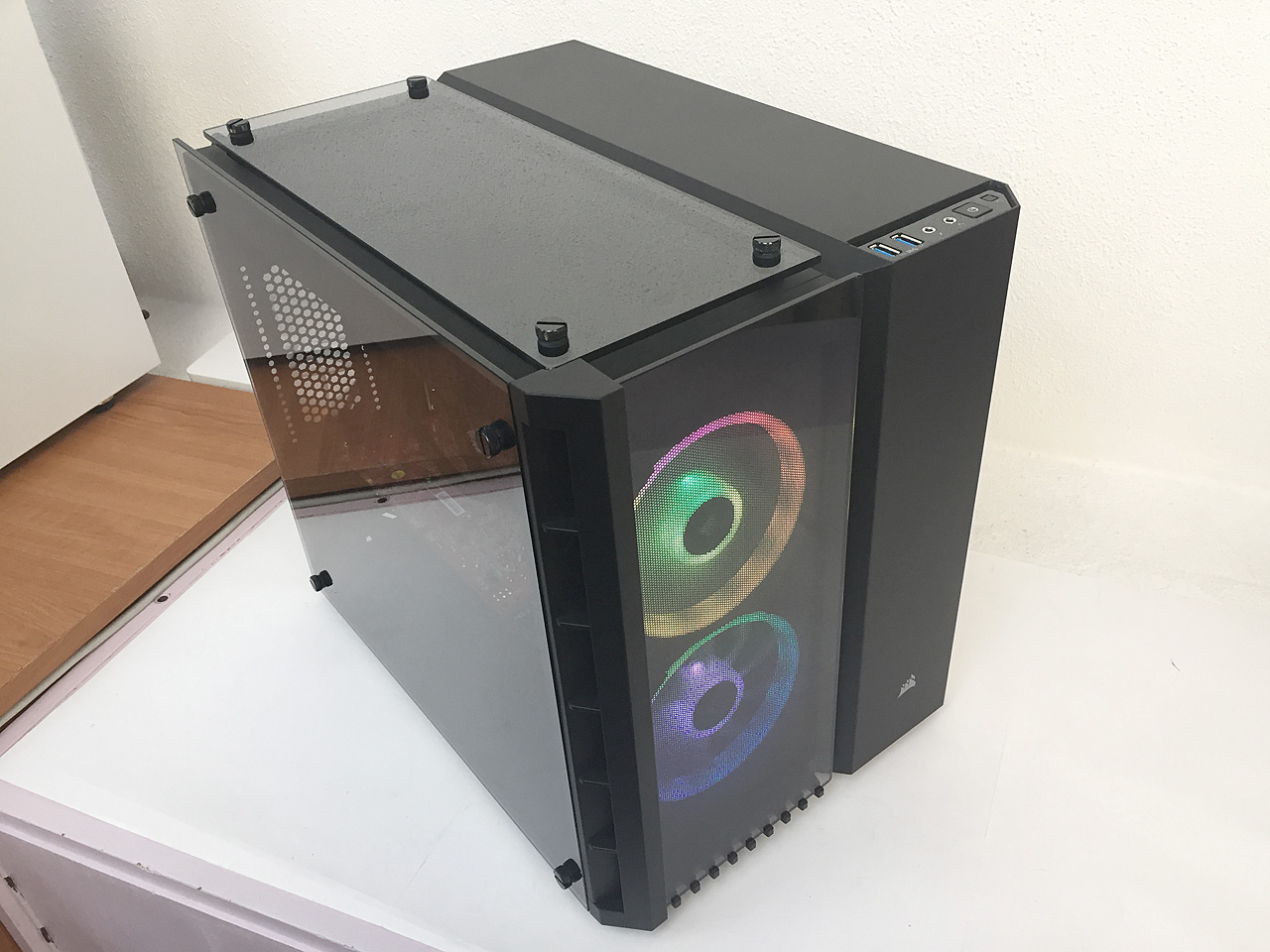 Corsair Crystal Series 280X RGB – mATX dvoukomorová skříň