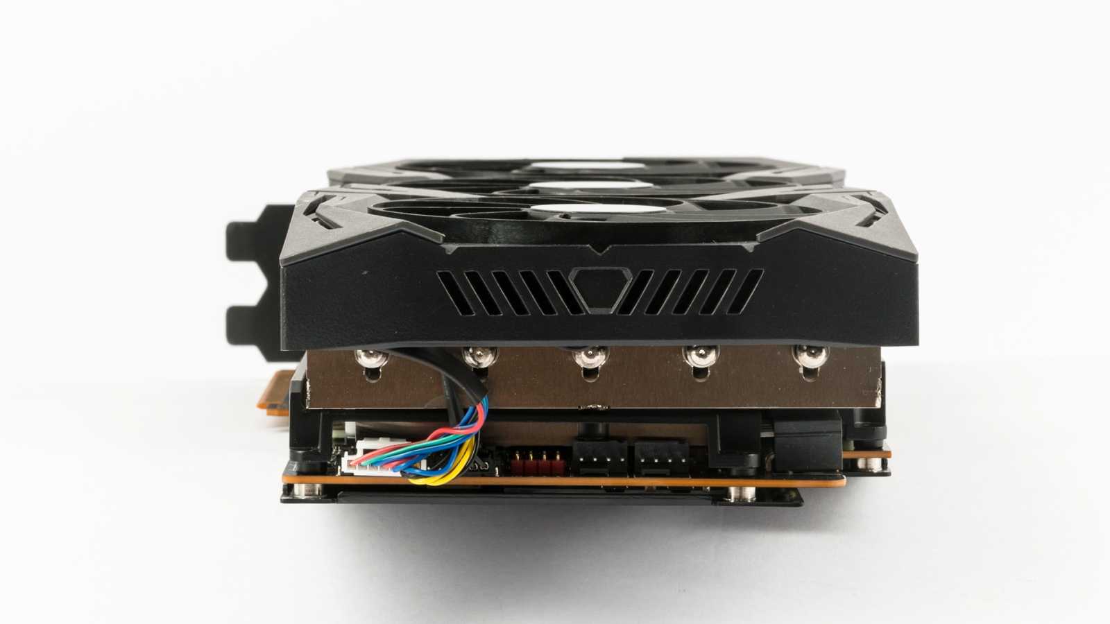 Asus ROG Strix RX 5700: karta bez kompromisů