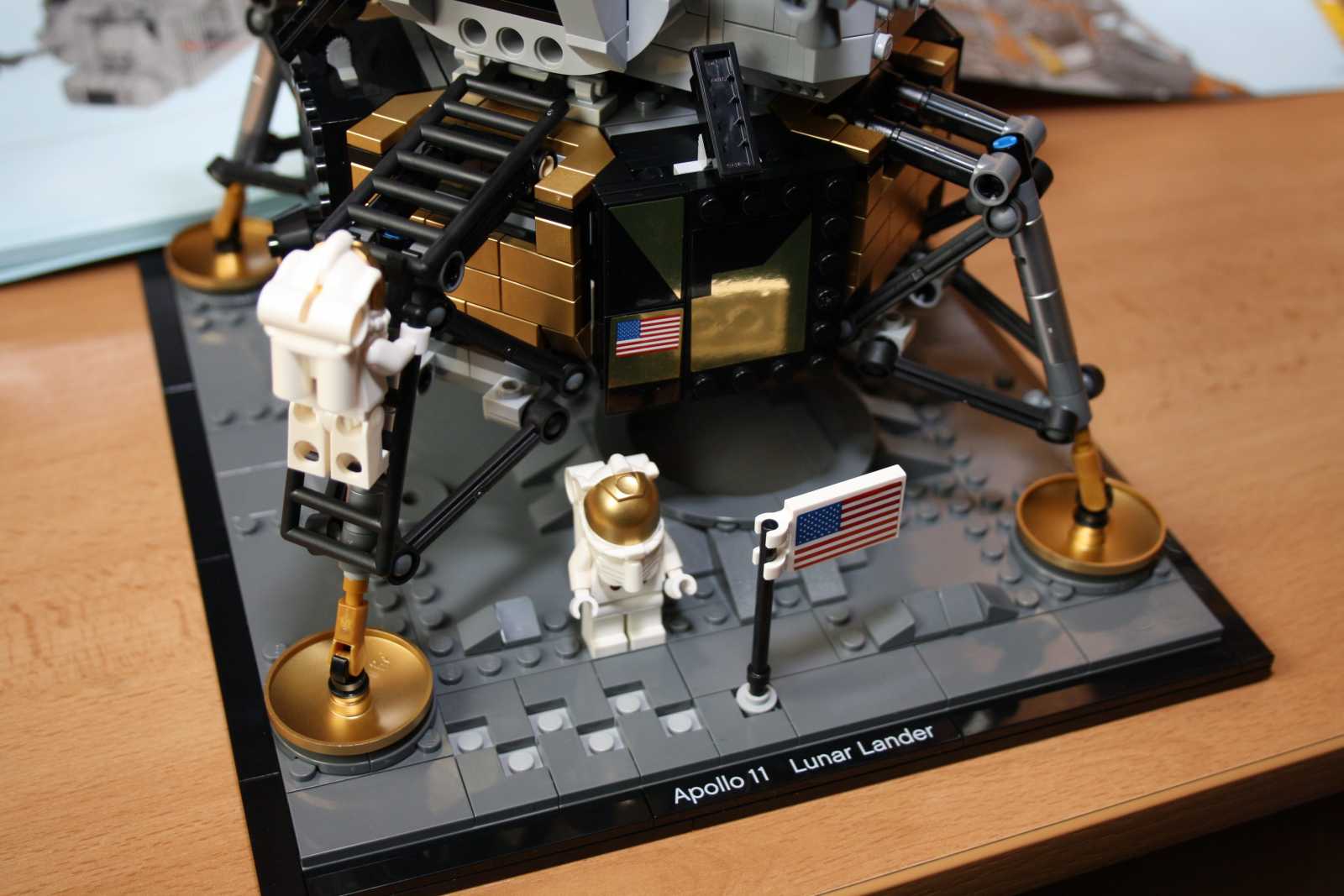 Apollo 11: Plastový LEM, skutečný Apollo Guidance Computer!