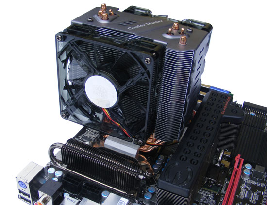 Chladiče střední třídy Arctic Cooling, Cooler Master a Scythe