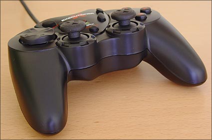 Minirecenze: Gamepad XFX Executioner