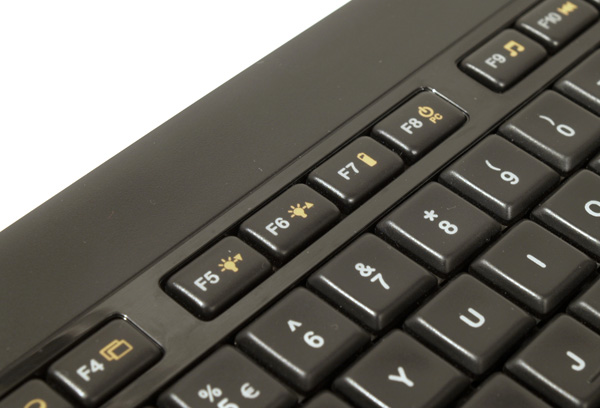 Logitech Wireless Illuminated Keyboard – průvodce tmou