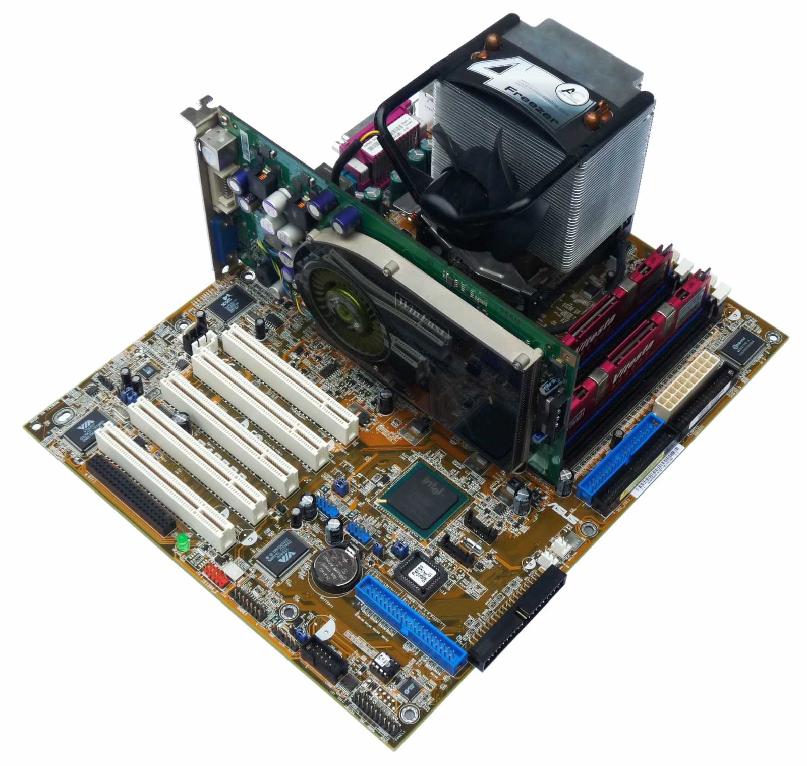  Asus P4P800 Deluxe a GeForce 7800 GS 