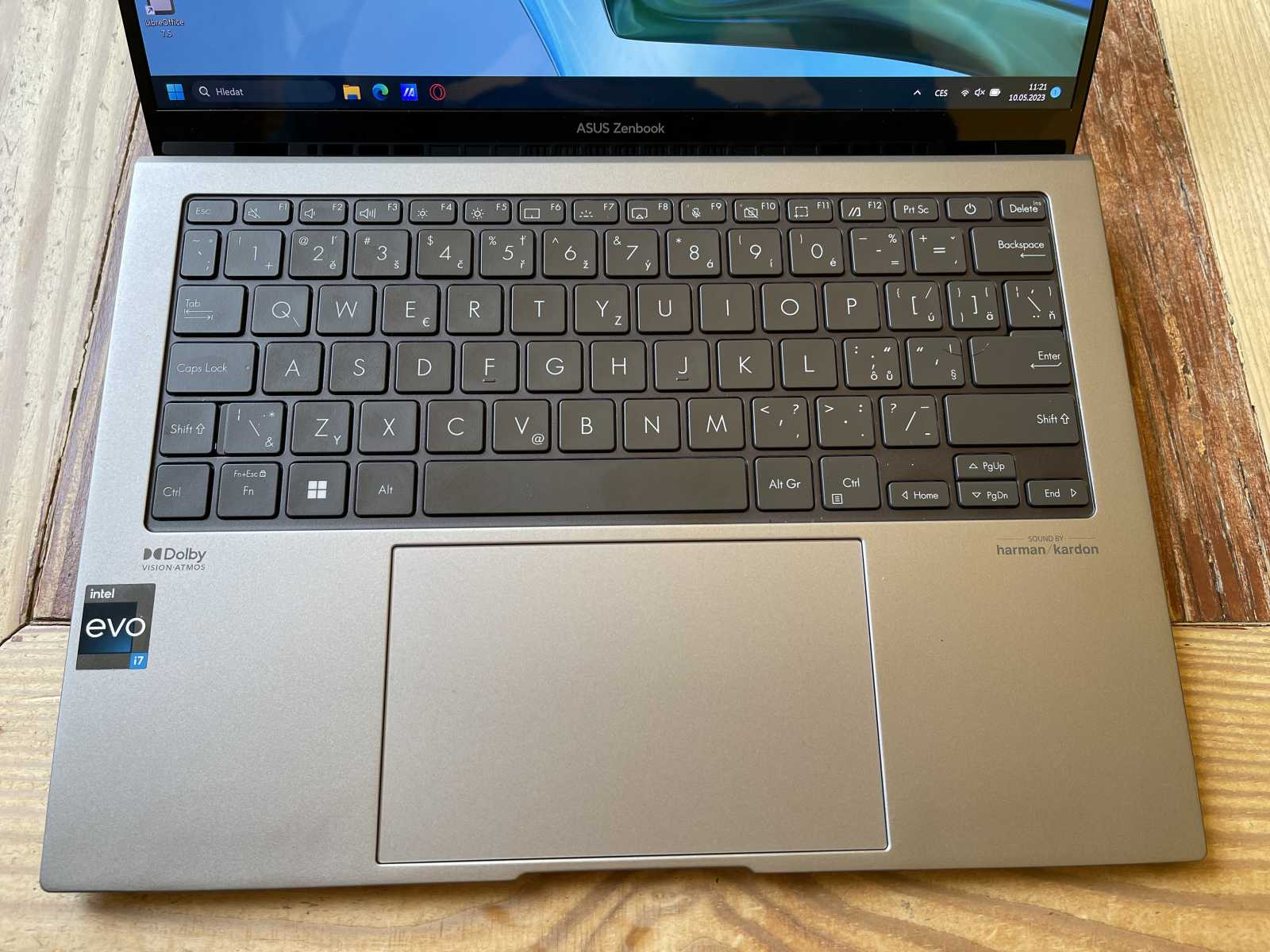 Asus Zenbook S 13 OLED: Udržitelný ultrabook pro každodenní použití!