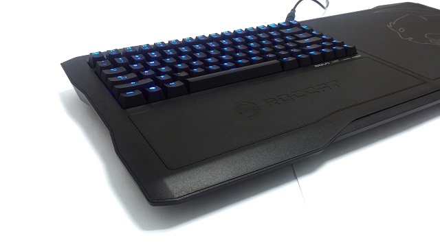 CSko, tanky nebo LoL z pohodlí gauče? To Roccat Sova MK umí!