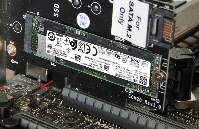 Test Intel SSD 660p 2TB: první disk s QLC; skvělá cena, ale...