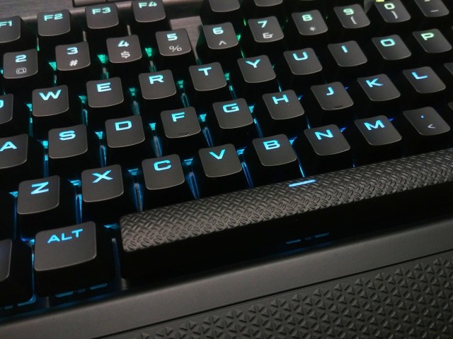 Corsair K70 MK.2: tichá a přitom mechanická